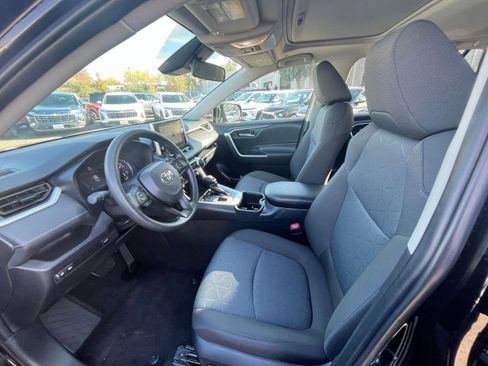 Used 2025 Toyota RAV4 XLE image 28