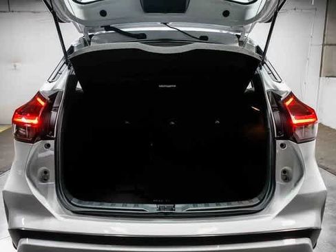 Used 2021 Nissan Kicks SR w/ SR Premium Package image 26