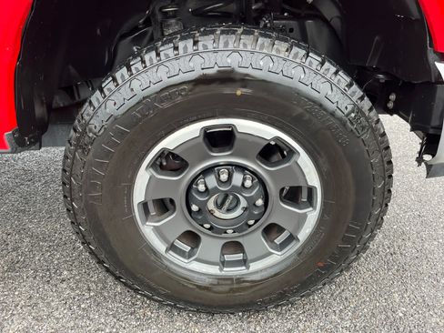 Used 2023 Ford F250 Lariat w/ Tremor Off-Road Package AWD/4WD image 40