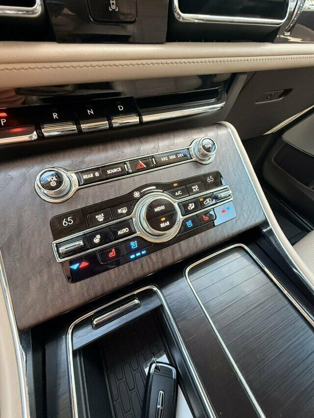 Used 2020 Lincoln Aviator Reserve w/ Equipment Group 202A AWD/4WD image 23
