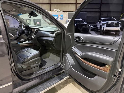 Used 2018 Chevrolet Tahoe LT w/ LT Signature Package RWD image 25