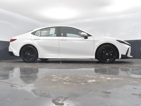 Used 2025 Toyota Camry SE image 49