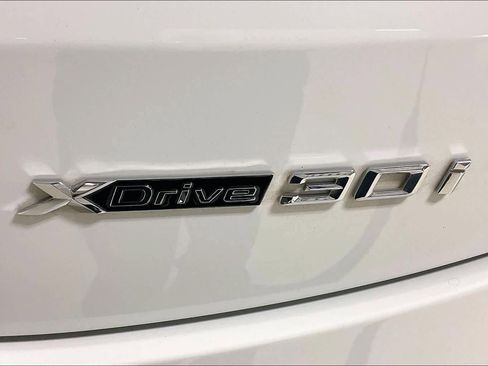 Certified 2023 BMW X4 xDrive30i w/ M Sport Package image 9