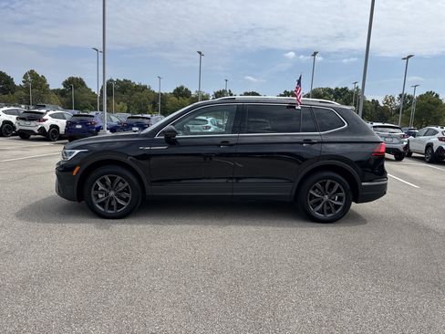 Used 2023 Volkswagen Tiguan SE FWD image 6