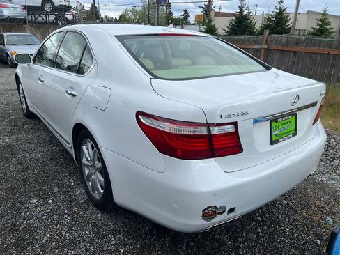 Used 2007 Lexus LS 460 RWD image 2
