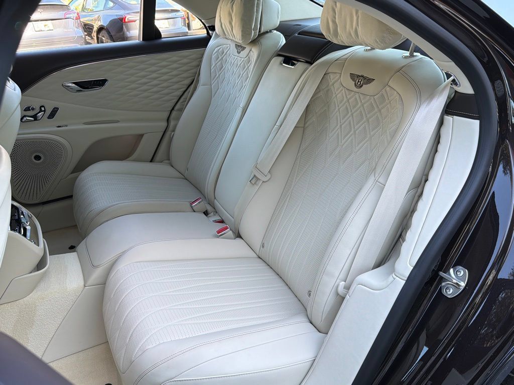 Used 2021 Bentley Flying Spur W12 AWD/4WD image 32
