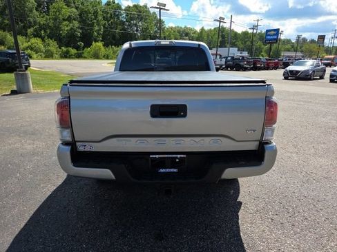 Used 2020 Toyota Tacoma TRD Sport AWD/4WD image 29