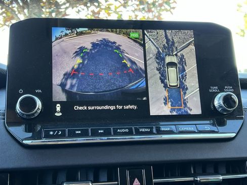 Used 2024 Mitsubishi Outlander SE Black Edition image 17