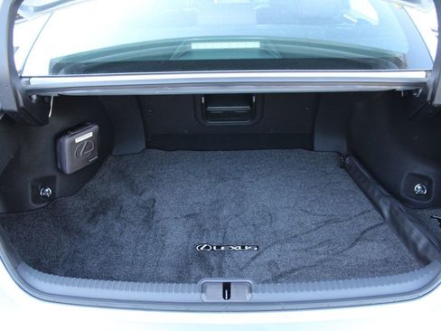 Used 2023 Lexus ES 300h w/ Premium Package FWD image 32