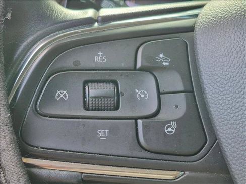 Used 2023 Buick Envision Essence w/ Sport Touring Package FWD image 9