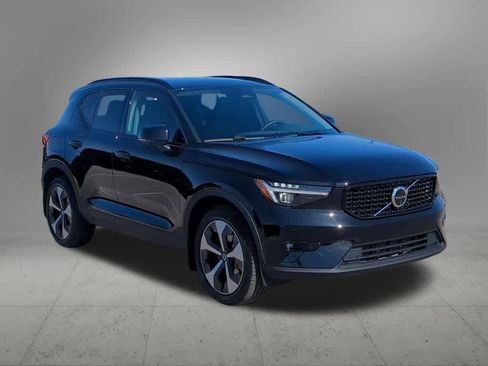 Certified 2026 Volvo XC40 B5 Plus w/ Protection Package Premier AWD/4WD image 8