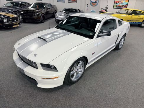 Used 2007 Ford Mustang GT image 34