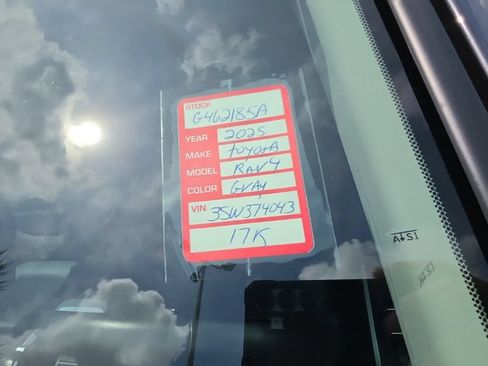 Used 2025 Toyota RAV4 Limited FWD image 8
