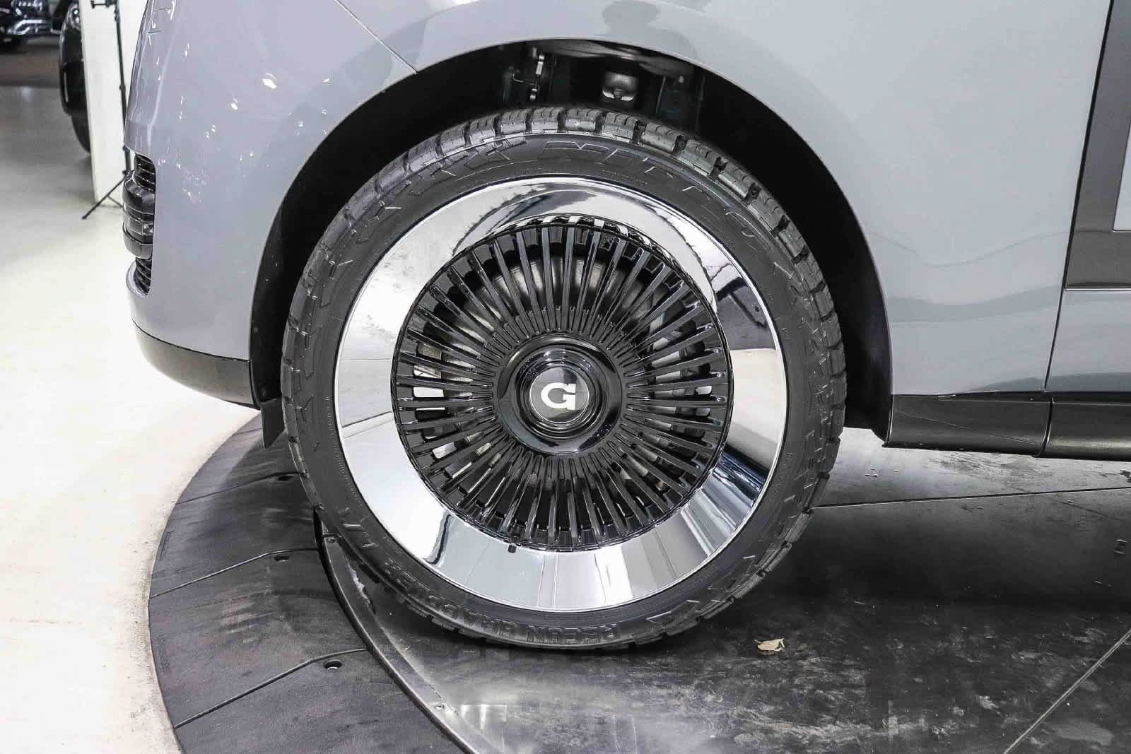 Used 2022 Land Rover Range Rover SE AWD/4WD image 8