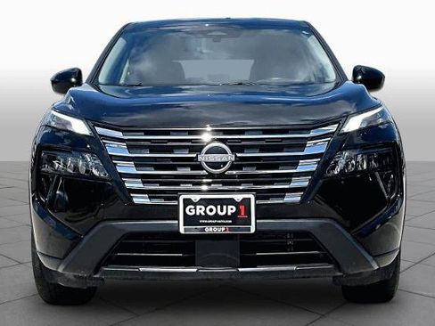 Certified 2025 Nissan Rogue SV FWD image 4