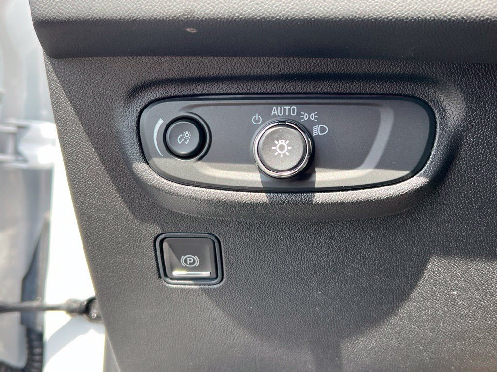 Used 2023 GMC Terrain SLE w/ Driver Convenience Package FWD image 11