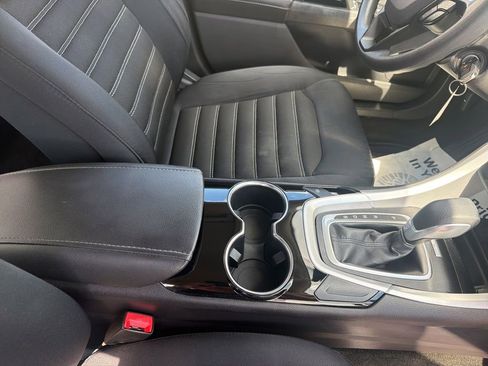 Used 2015 Ford Fusion SE FWD image 38
