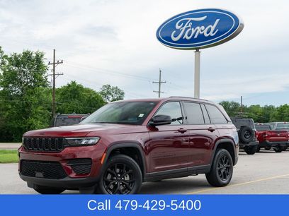 Used 2025 Jeep Grand Cherokee Altitude