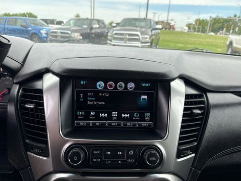 Used 2016 Chevrolet Suburban LT AWD/4WD image 16