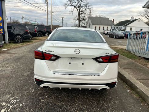 Used 2023 Nissan Altima 2.5 SV w/ SV Premium Package image 5