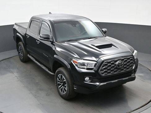 Used 2020 Toyota Tacoma TRD Sport image 40