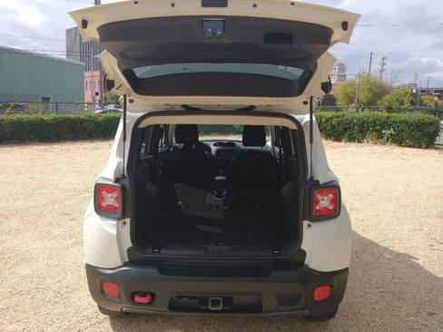 Used 2017 Jeep Renegade Trailhawk w/ Popular Equipment Group image 60