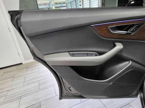 Used 2019 Audi Q8 Premium Plus image 12