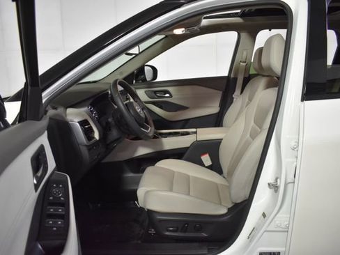 Certified 2023 Nissan Rogue SL w/ SL Premium Package image 11