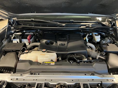 Used 2024 Toyota Tundra Limited image 45