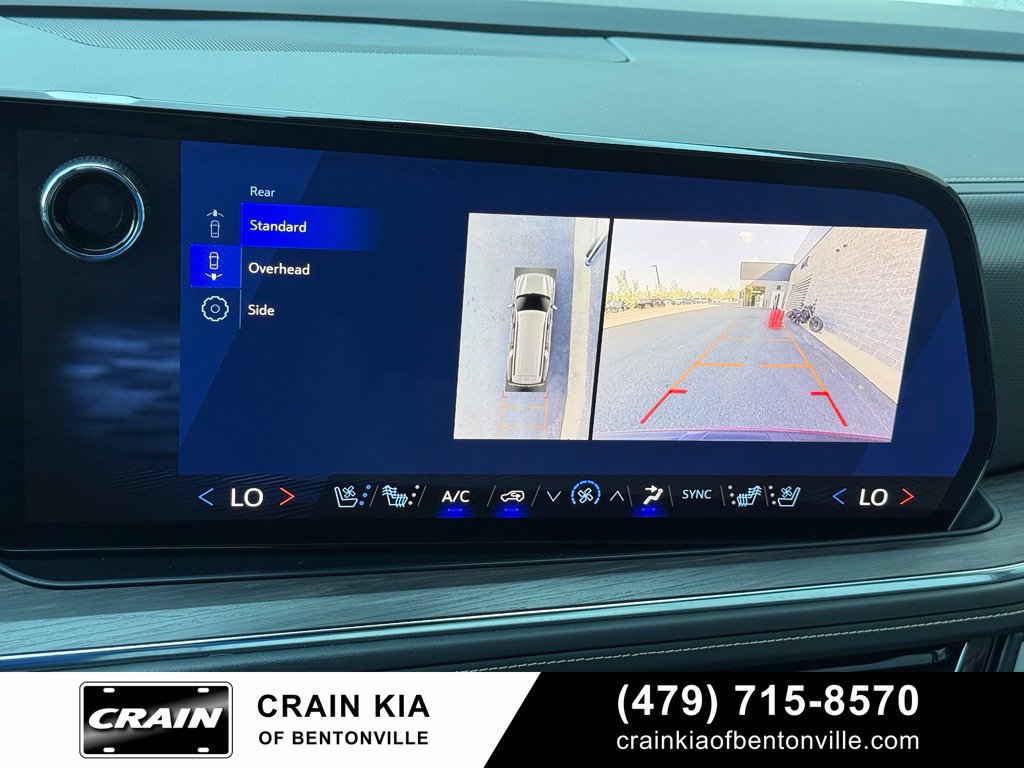Used 2025 Chevrolet Suburban Premier AWD/4WD image 16