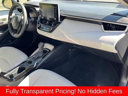 Used 2020 Toyota Corolla LE FWD image 22