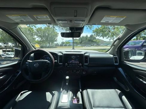 Used 2024 Nissan Frontier SL w/ Technology Package AWD/4WD image 2