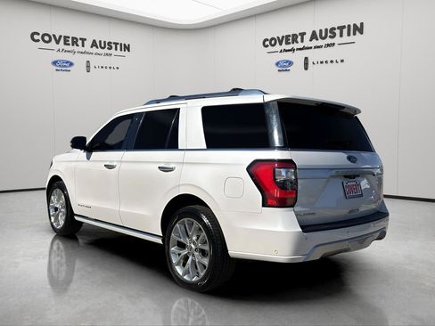 Used 2019 Ford Expedition Platinum image 3