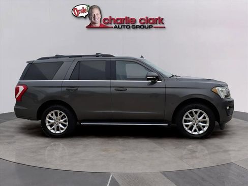 Used 2021 Ford Expedition XLT image 6