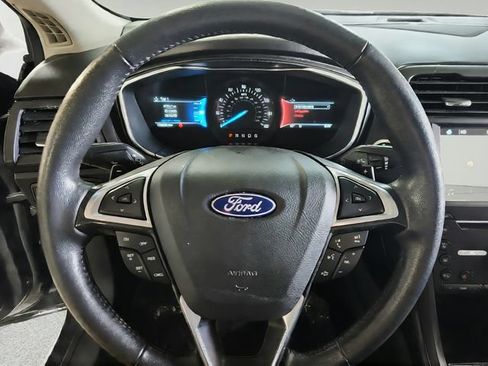 Used 2018 Ford Fusion Titanium AWD/4WD image 9