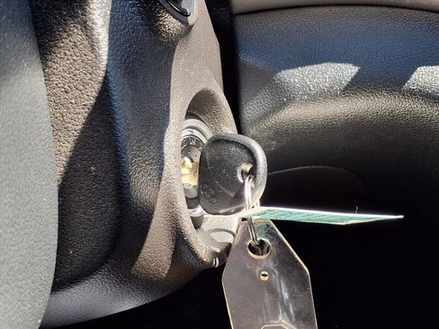 Used 2019 Hyundai Elantra SEL w/ Winter Weather Package image 12