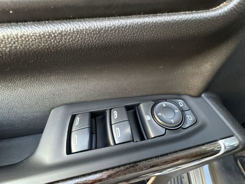 Used 2022 Chevrolet Silverado 1500 LT w/ Z71 Off-Road Package image 13