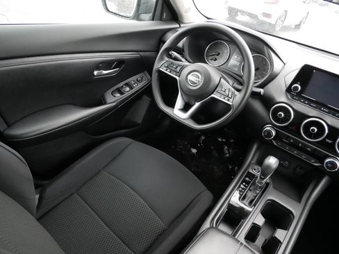 Used 2022 Nissan Sentra S image 9