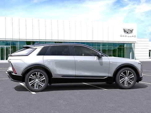 New 2026 Cadillac Lyriq Luxury AWD/4WD image 5