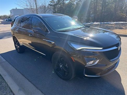 Used 2023 Buick Enclave Essence w/ Experience Buick Package image 5