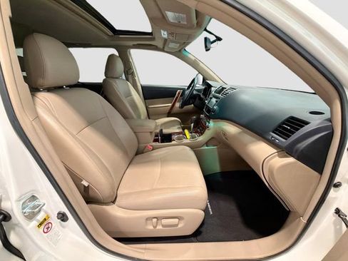 Used 2013 Toyota Highlander Limited FWD image 24
