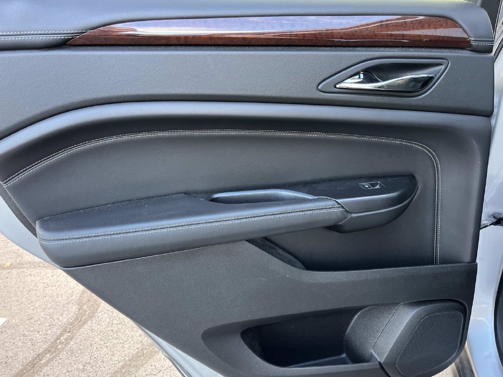 Used 2016 Cadillac SRX Luxury FWD image 19