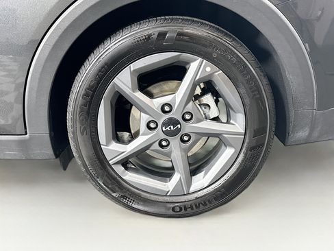 Used 2025 Kia K4 LXS image 11