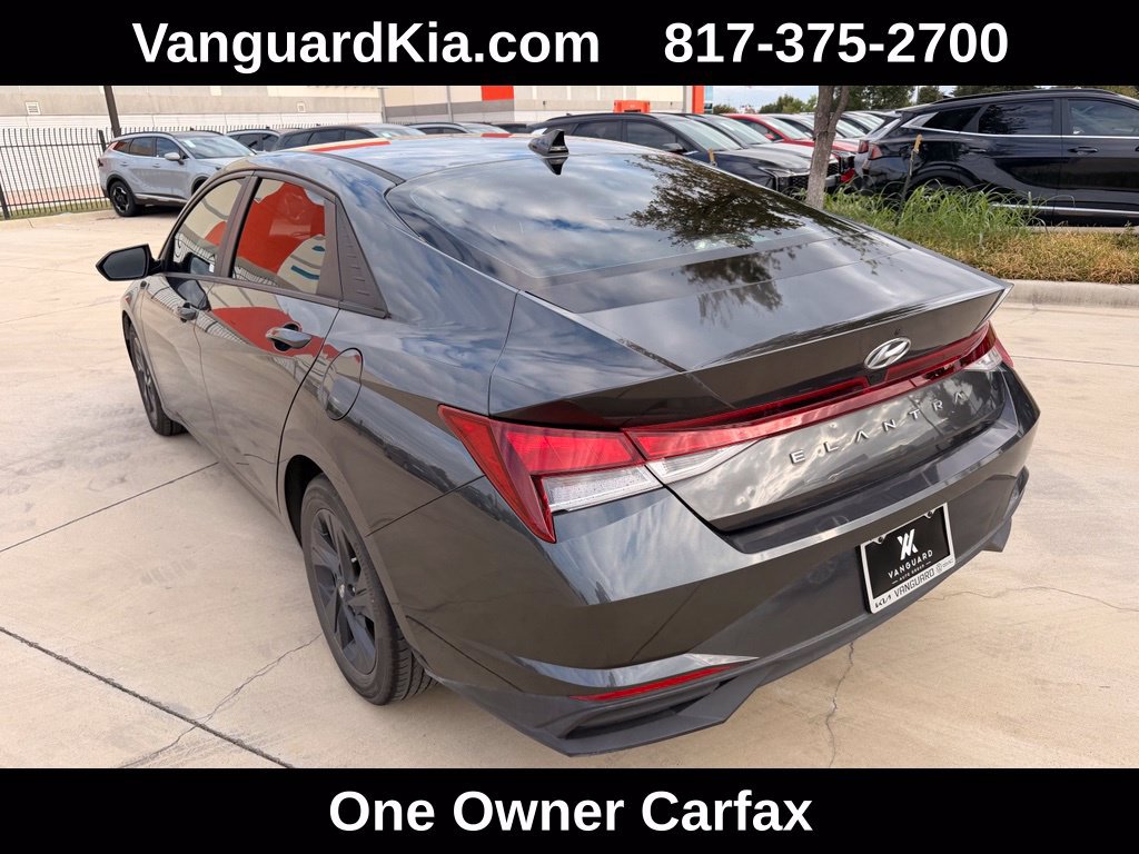 Used 2023 Hyundai Elantra SEL FWD image 2