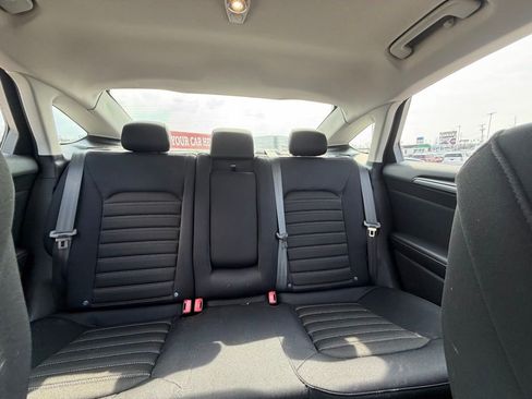 Used 2015 Ford Fusion SE image 10