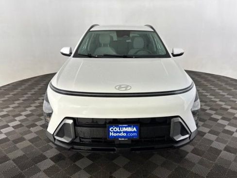 Used 2025 Hyundai Kona SEL FWD image 2