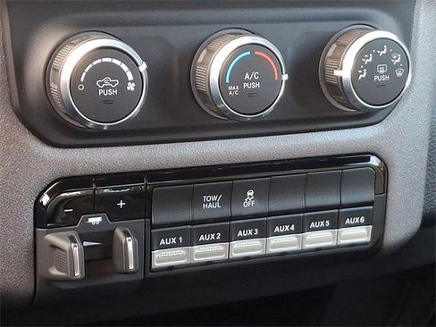 Used 2024 RAM 2500 Tradesman w/ Chrome Appearance Group image 14