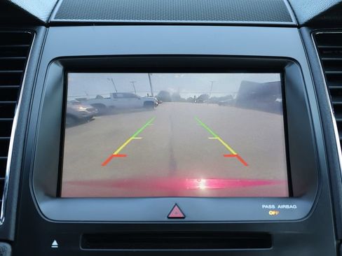 Used 2018 Ford Taurus SEL w/ Equipment Group 201A FWD image 12