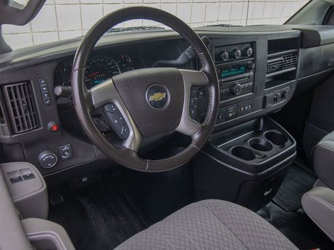 Used 2017 Chevrolet Express 3500 LT w/ LT Preferred Equipment Group image 12