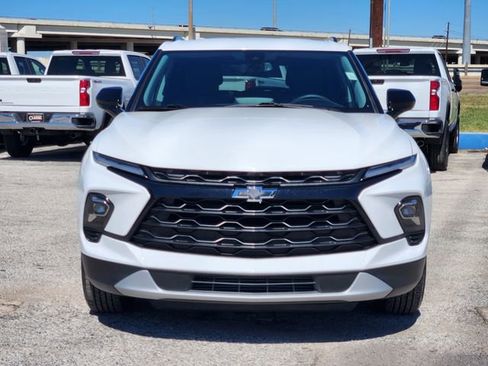 Used 2023 Chevrolet Blazer LT w/ Convenience Package image 2